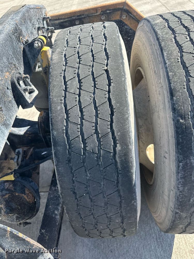 image for item DH1818 2006 International 8600  semi truck