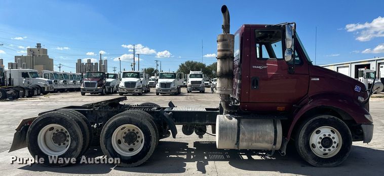 image for item DH1819 2011 International TranStar 8600  semi truck