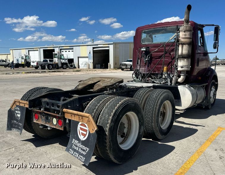 image for item DH1819 2011 International TranStar 8600  semi truck