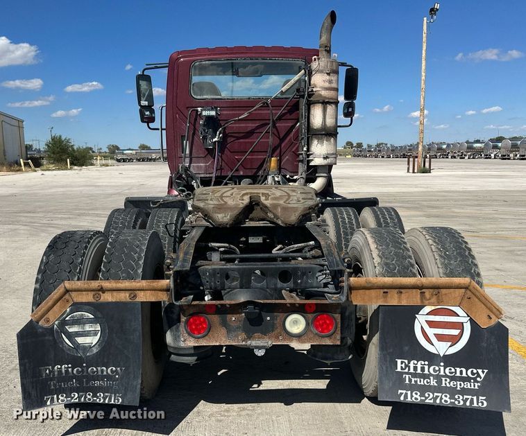 image for item DH1819 2011 International TranStar 8600  semi truck