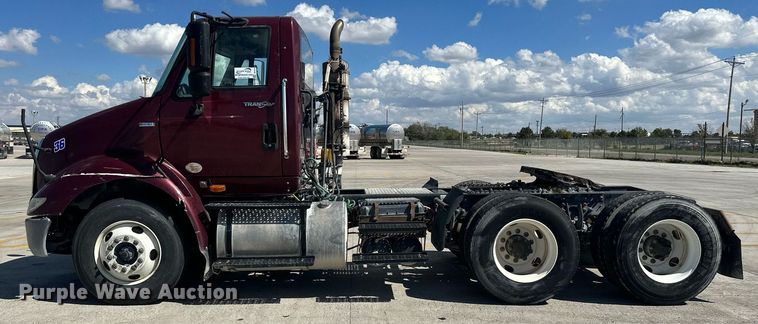 image for item DH1819 2011 International TranStar 8600  semi truck