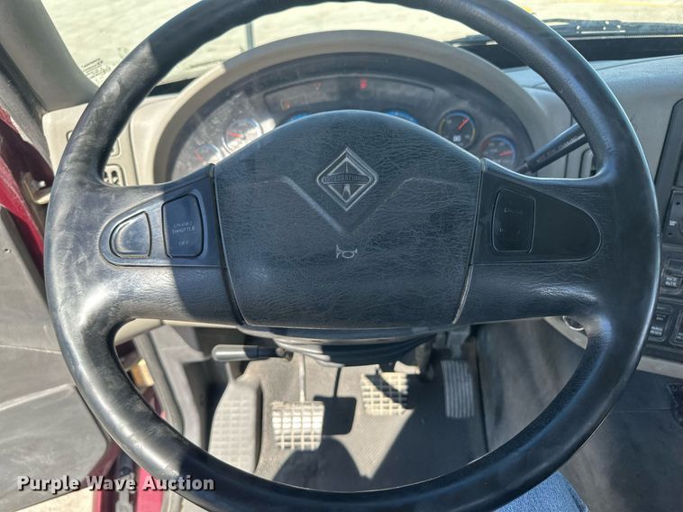 image for item DH1819 2011 International TranStar 8600  semi truck