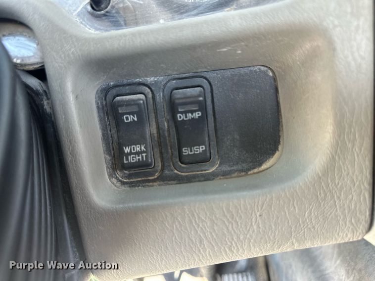 image for item DH1819 2011 International TranStar 8600  semi truck