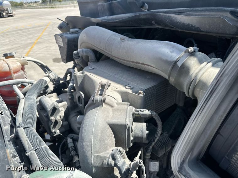 image for item DH1819 2011 International TranStar 8600  semi truck