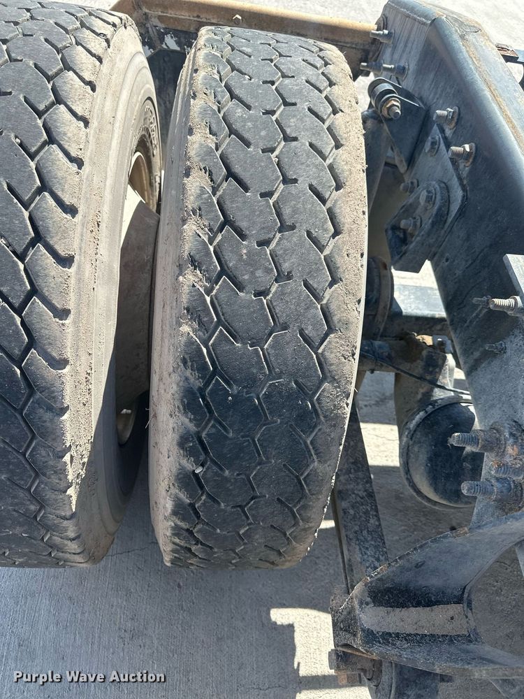 image for item DH1819 2011 International TranStar 8600  semi truck