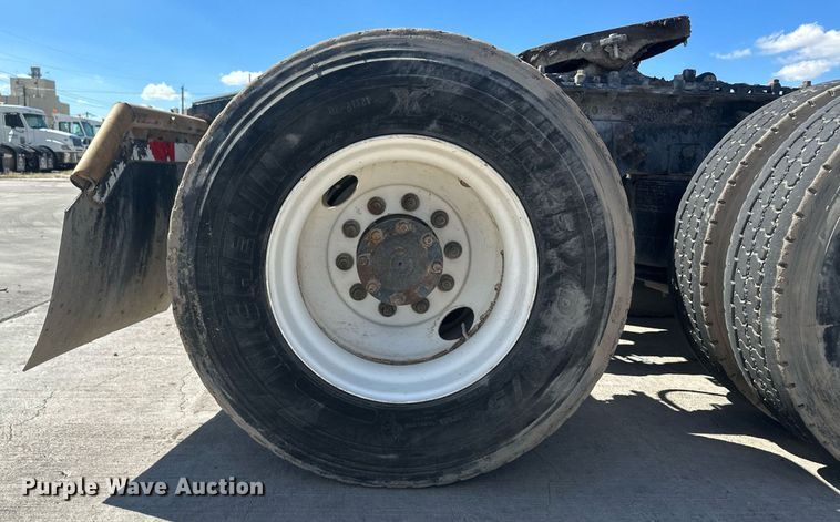 image for item DH1819 2011 International TranStar 8600  semi truck