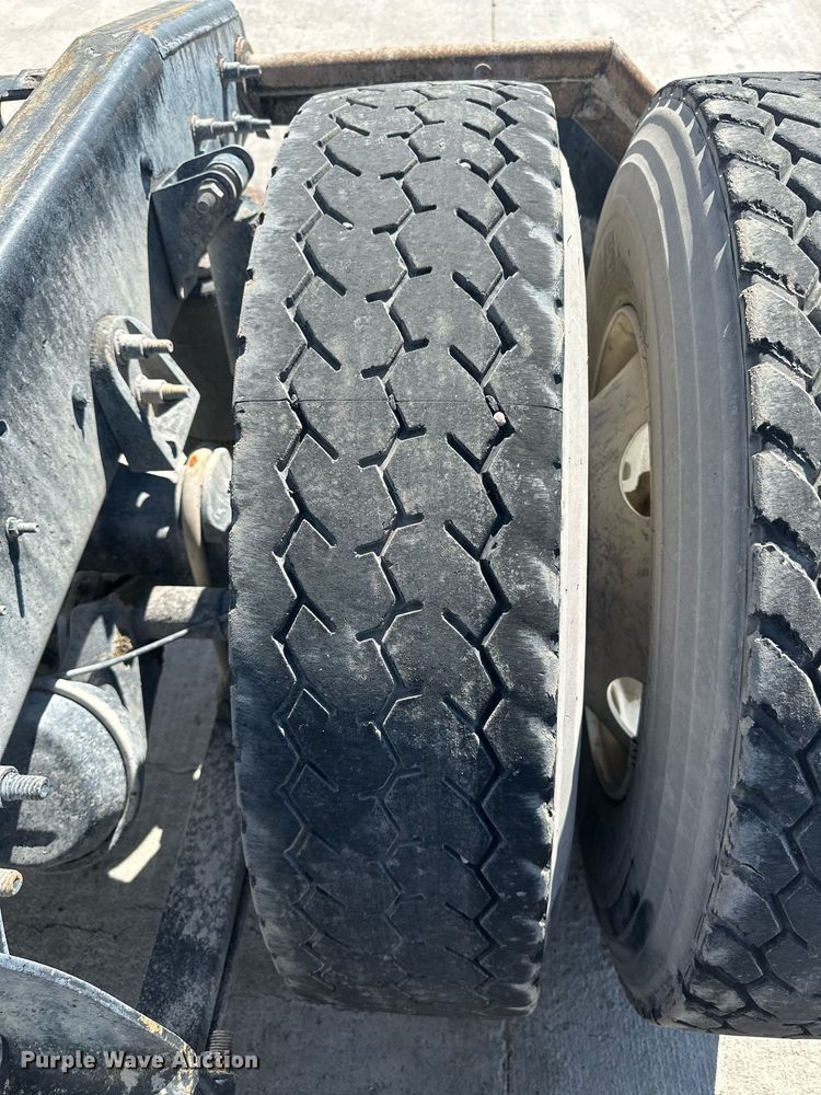 image for item DH1819 2011 International TranStar 8600  semi truck