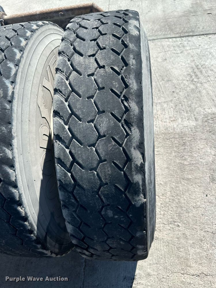 image for item DH1819 2011 International TranStar 8600  semi truck