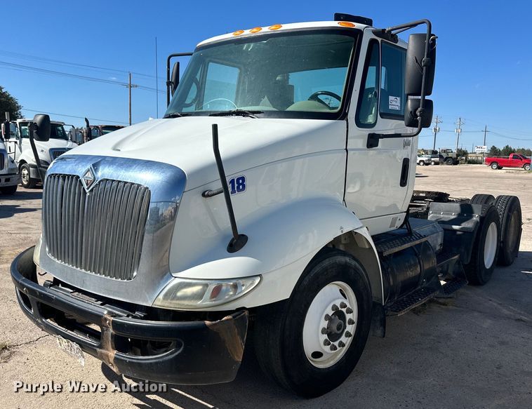 image for item DH1820 2007 International 8600  semi truck