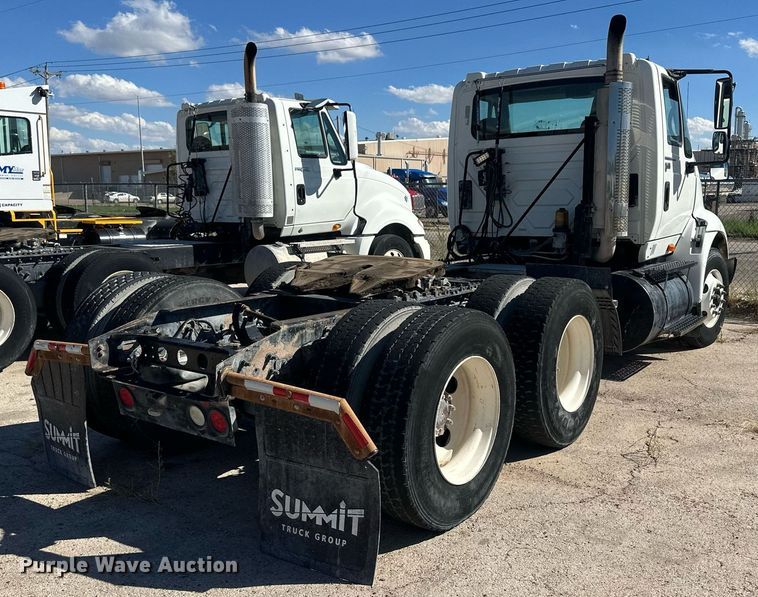 image for item DH1820 2007 International 8600  semi truck