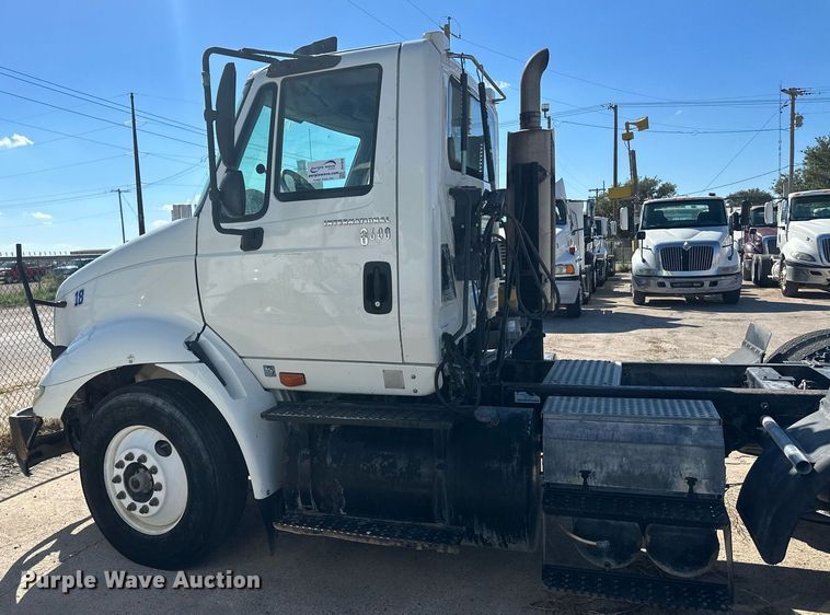 image for item DH1820 2007 International 8600  semi truck