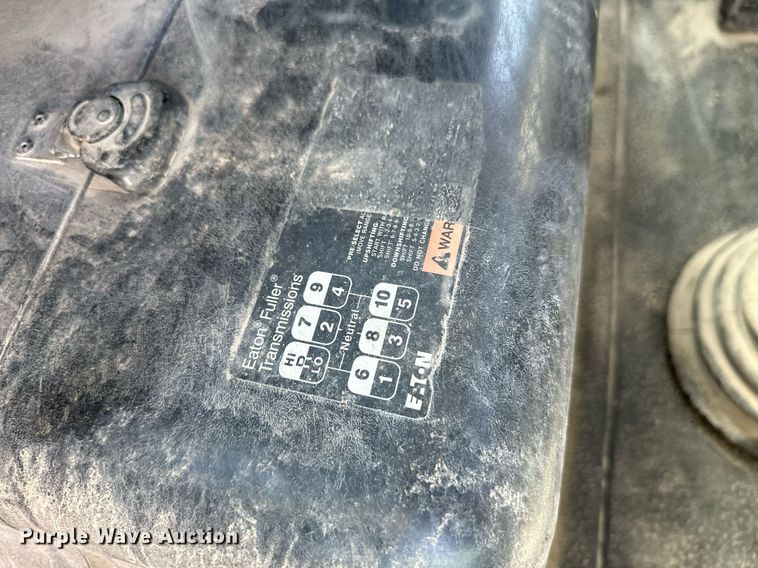 image for item DH1820 2007 International 8600  semi truck