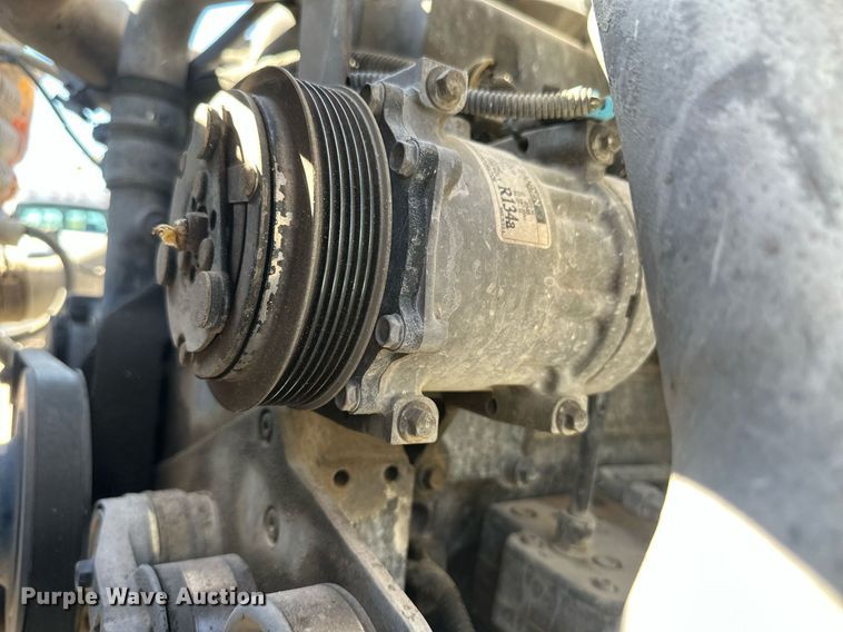 image for item DH1820 2007 International 8600  semi truck