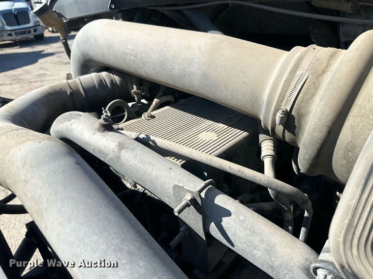 image for item DH1820 2007 International 8600  semi truck