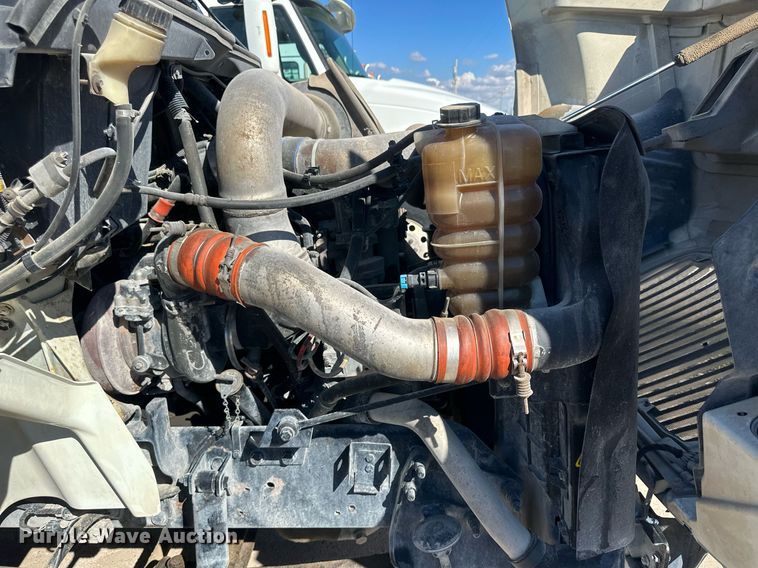 image for item DH1820 2007 International 8600  semi truck