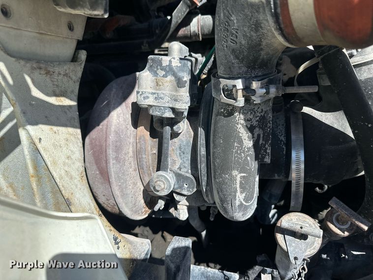 image for item DH1820 2007 International 8600  semi truck