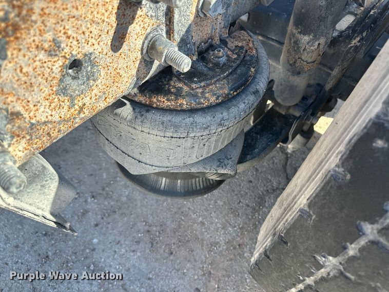 image for item DH1820 2007 International 8600  semi truck