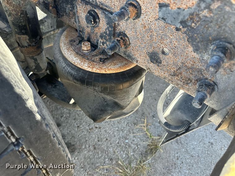 image for item DH1820 2007 International 8600  semi truck