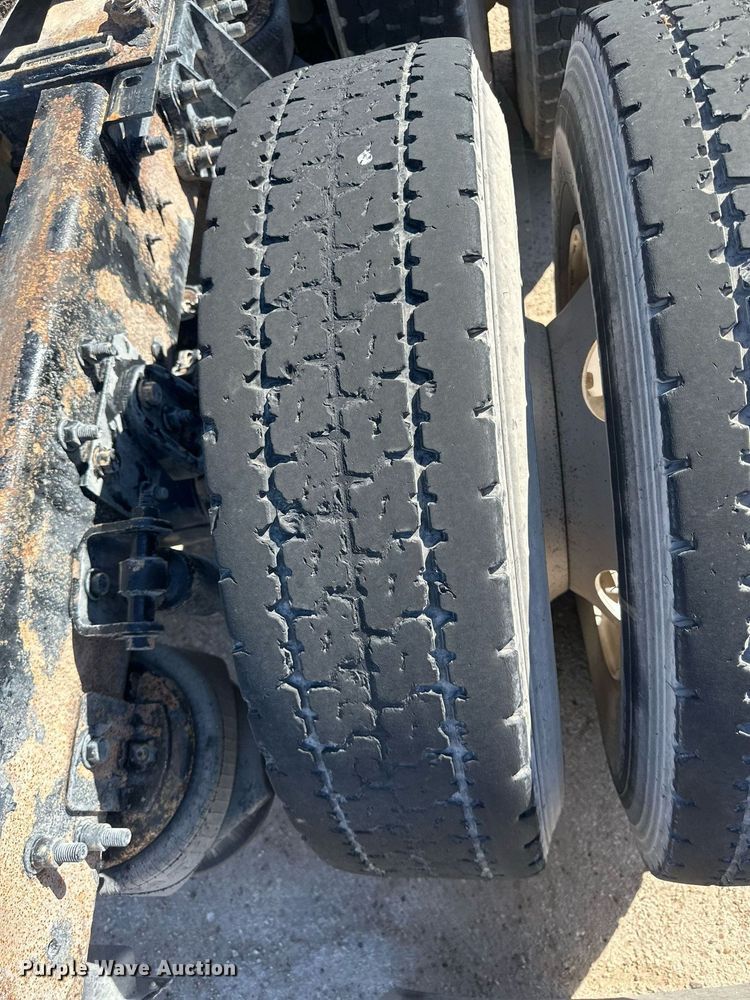 image for item DH1820 2007 International 8600  semi truck