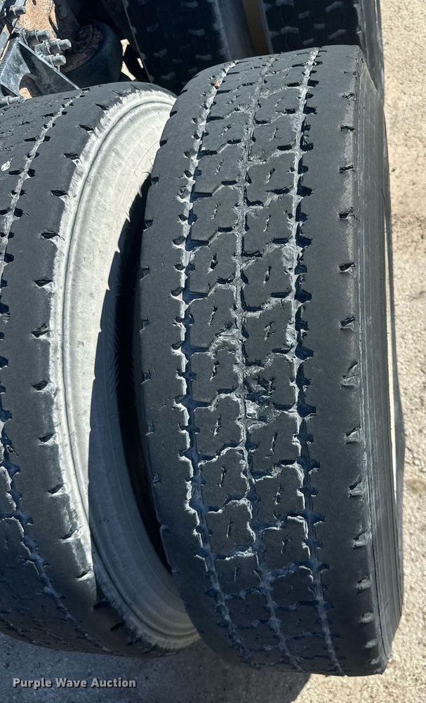 image for item DH1820 2007 International 8600  semi truck