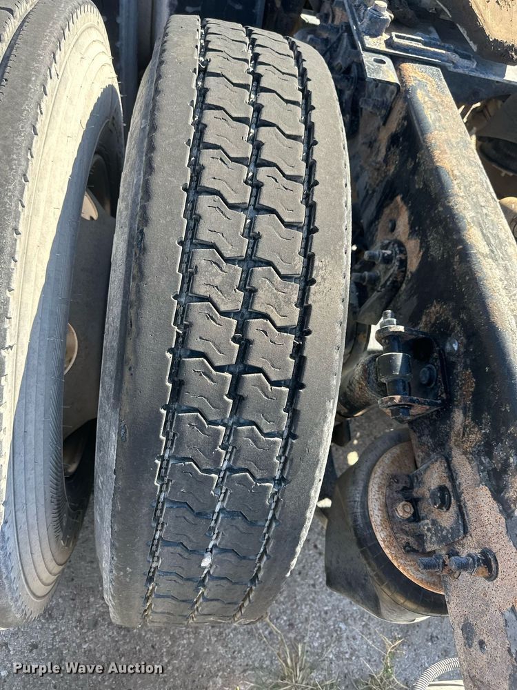 image for item DH1820 2007 International 8600  semi truck