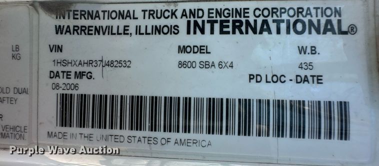 image for item DH1820 2007 International 8600  semi truck