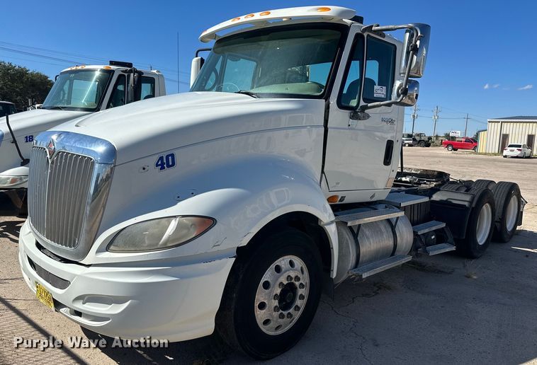 image for item DH1821 2011 International ProStar Premium  semi truck