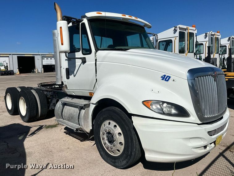 image for item DH1821 2011 International ProStar Premium  semi truck
