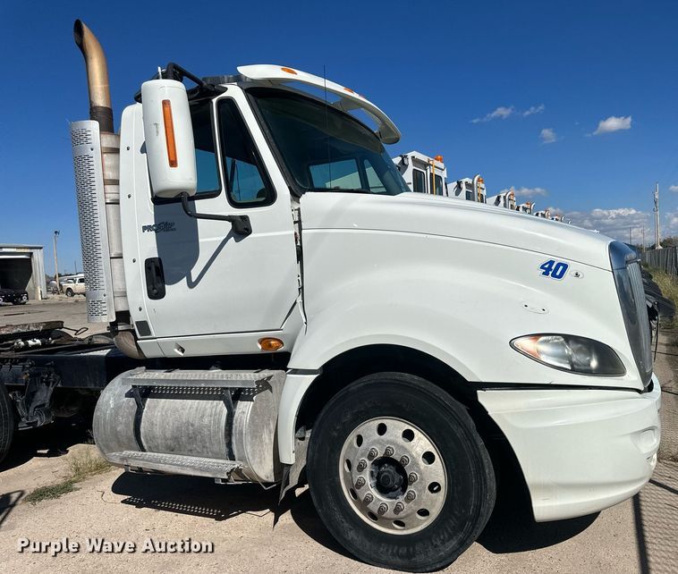 image for item DH1821 2011 International ProStar Premium  semi truck
