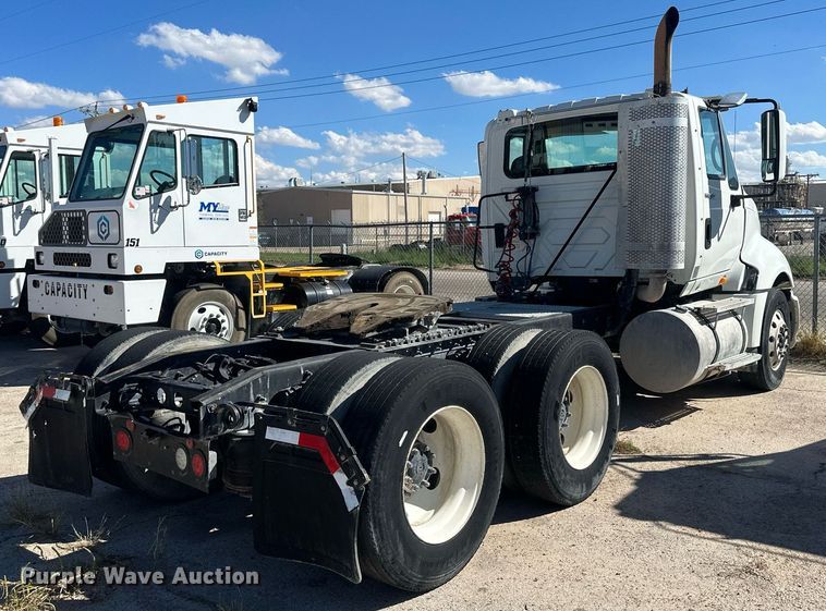 image for item DH1821 2011 International ProStar Premium  semi truck