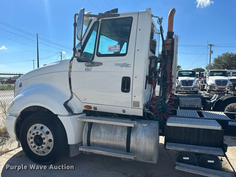 image for item DH1821 2011 International ProStar Premium  semi truck