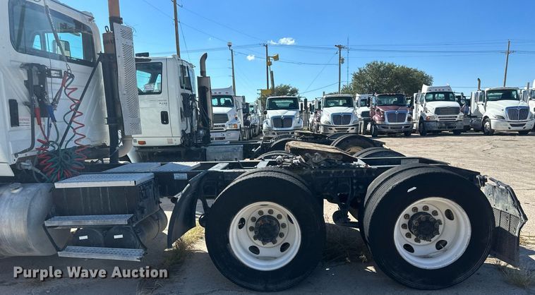 image for item DH1821 2011 International ProStar Premium  semi truck
