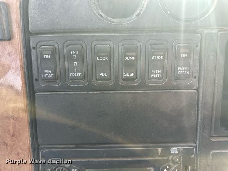 image for item DH1821 2011 International ProStar Premium  semi truck