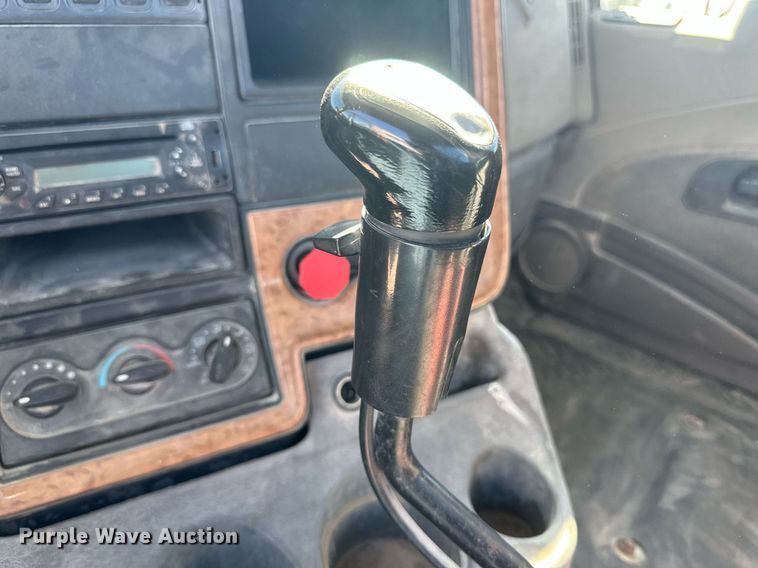 image for item DH1821 2011 International ProStar Premium  semi truck