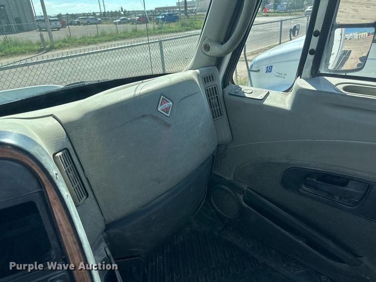 image for item DH1821 2011 International ProStar Premium  semi truck