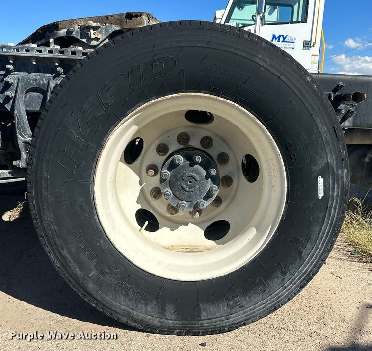 image for item DH1821 2011 International ProStar Premium  semi truck