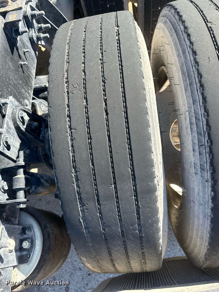 image for item DH1821 2011 International ProStar Premium  semi truck