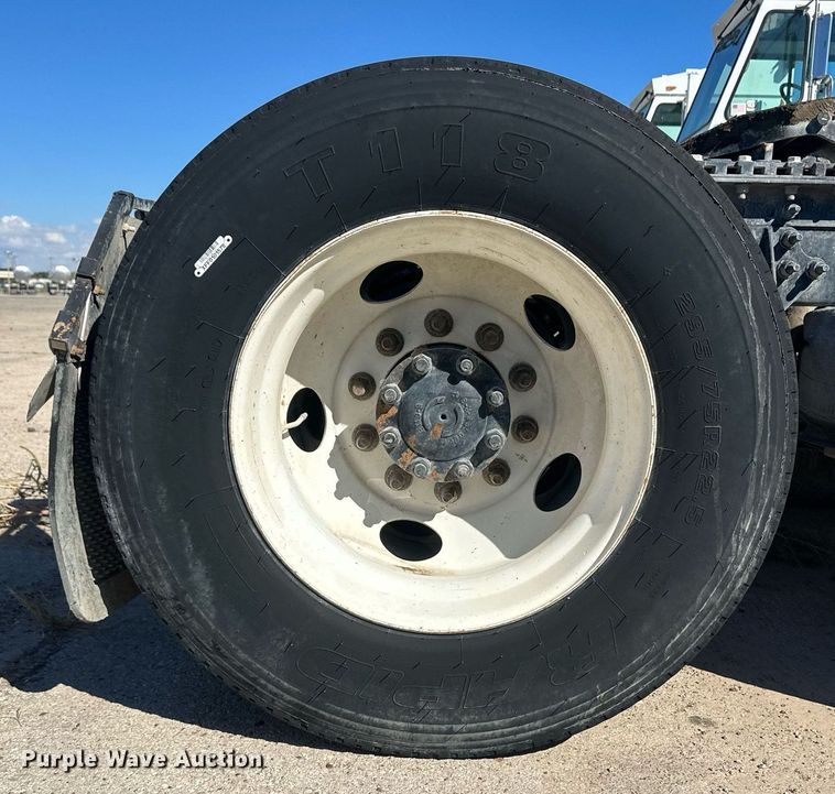 image for item DH1821 2011 International ProStar Premium  semi truck