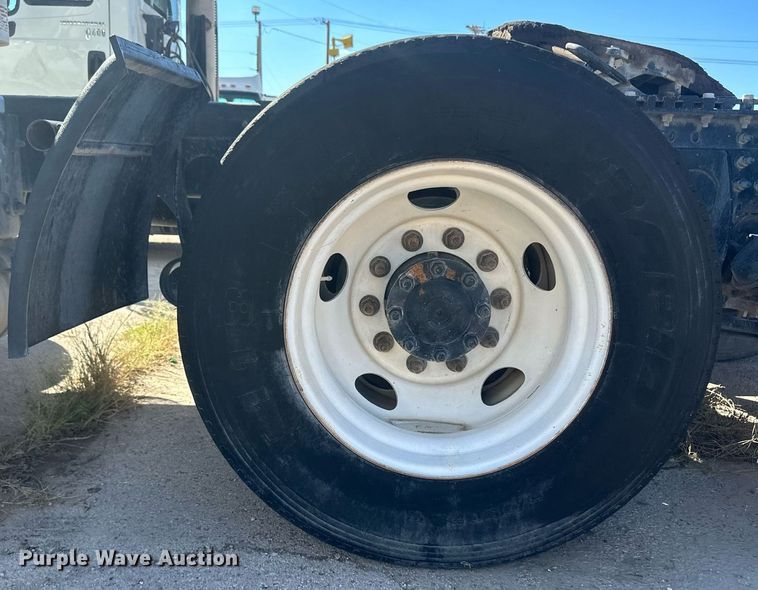 image for item DH1821 2011 International ProStar Premium  semi truck