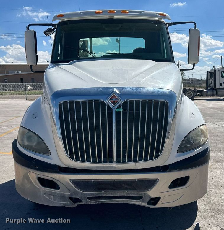 image for item DH1822 2011 International ProStar Premium  semi truck