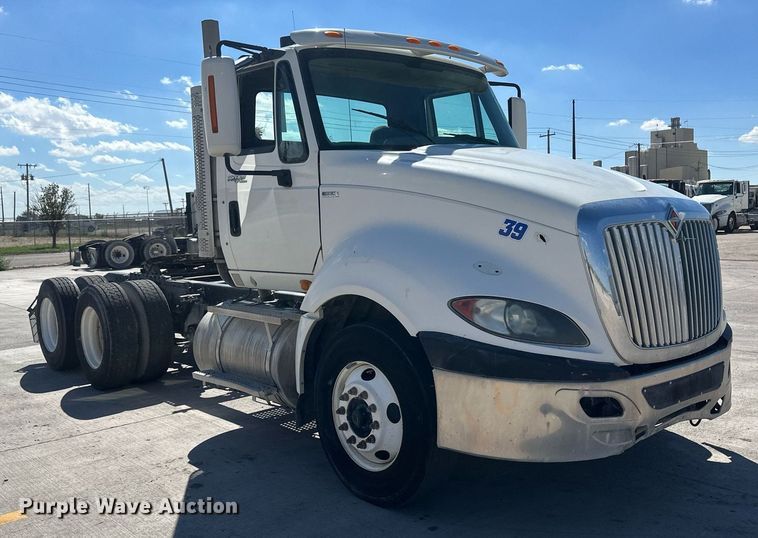 image for item DH1822 2011 International ProStar Premium  semi truck