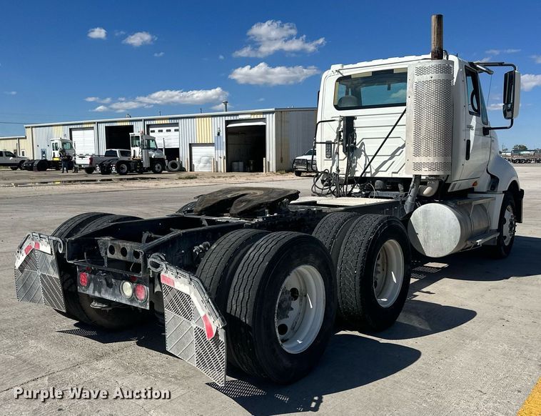 image for item DH1822 2011 International ProStar Premium  semi truck