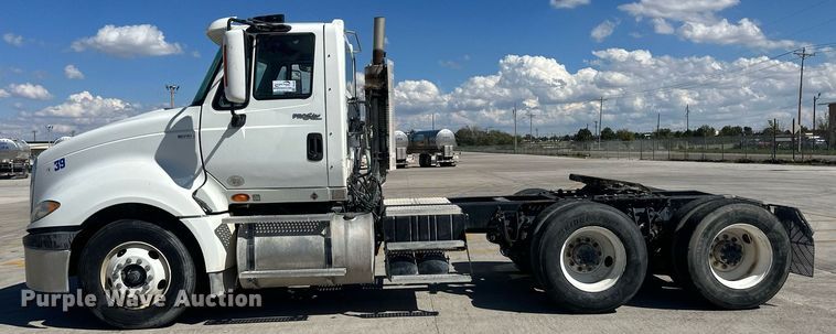 image for item DH1822 2011 International ProStar Premium  semi truck