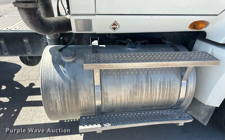 image for item DH1822 2011 International ProStar Premium  semi truck