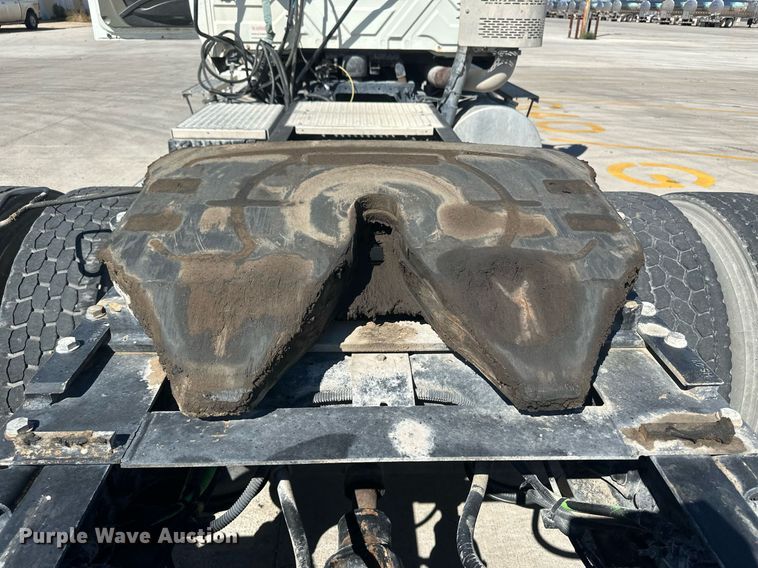 image for item DH1822 2011 International ProStar Premium  semi truck