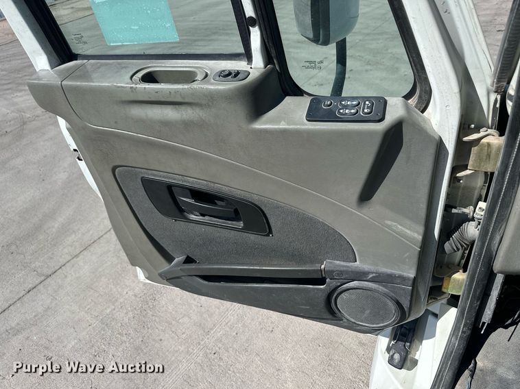 image for item DH1822 2011 International ProStar Premium  semi truck