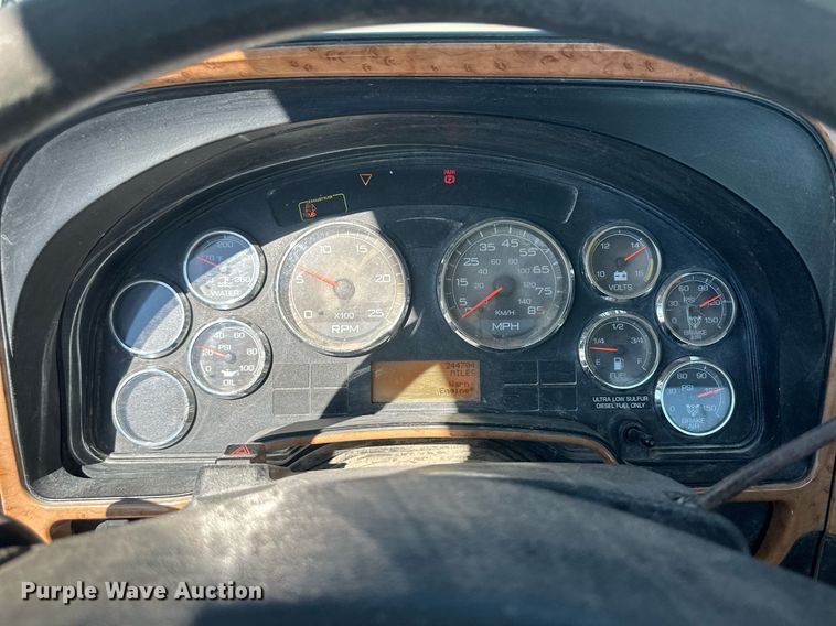 image for item DH1822 2011 International ProStar Premium  semi truck