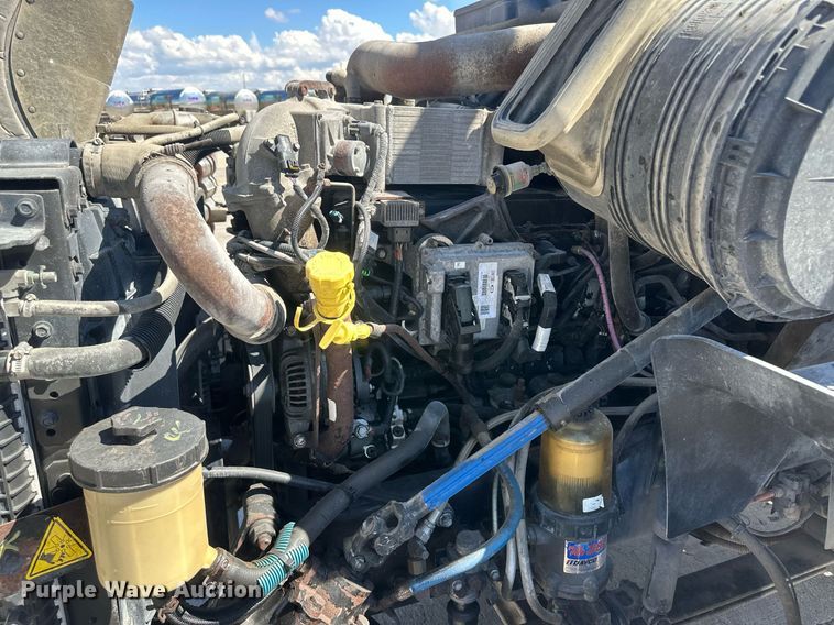 image for item DH1822 2011 International ProStar Premium  semi truck