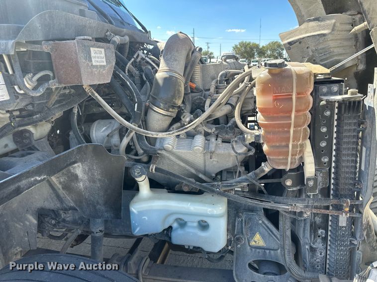 image for item DH1822 2011 International ProStar Premium  semi truck