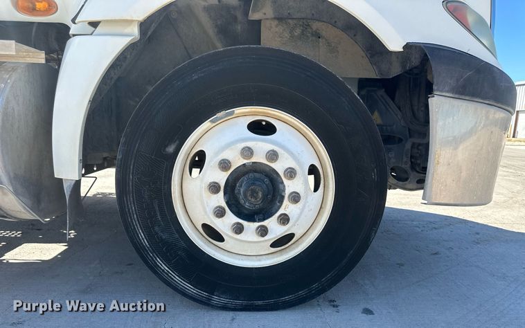 image for item DH1822 2011 International ProStar Premium  semi truck